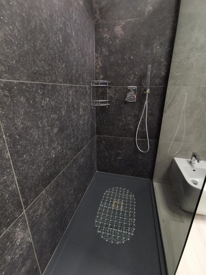 - Iris - Apartment