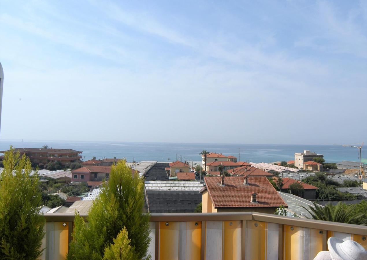 - Iris - Apartment Vallecrosia